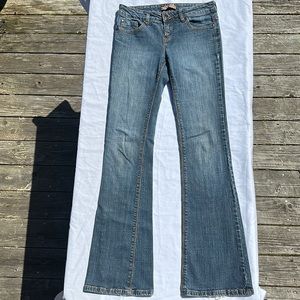 Makers of True Originals bell bottom/flare jeans size 28
